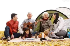 年轻人开始带着爸妈看世界图片