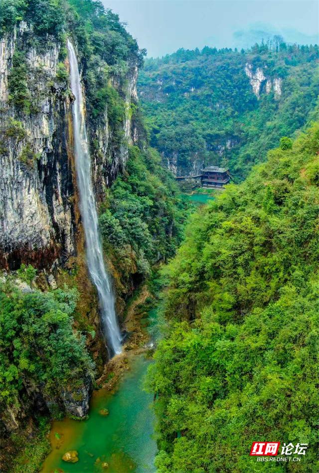 【每日一图@湖南】在古苗河百瀑大峡谷，山水滤尽了冬日的锋芒