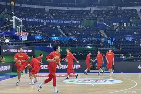 中国男篮惨败！姚明眉头紧锁，解说员现场落泪……图片