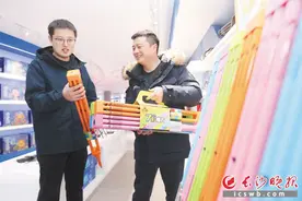 春节临近，什么烟花产品最畅销？“加特林”依然灵，“金钛柳”很吸金图片