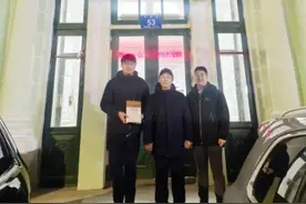 "龙江医派”研究会会长姜德友教授来哈尔滨市中医医院中医街院区改建工程参观指导图片