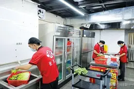 全省首创！肇庆一本“手册”，解了小餐馆的“领证难”图片