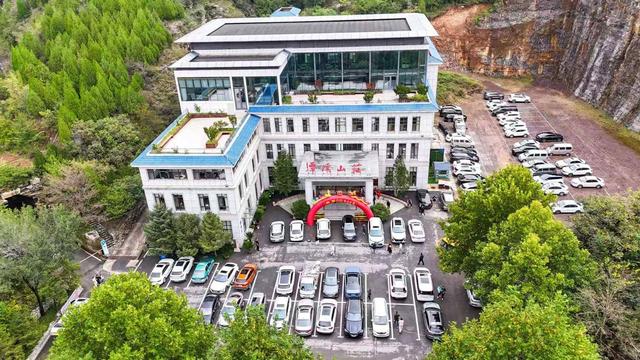 中秋国庆喜相逢，假期乐游潭溪山！高空体验开启“尖叫模式”，抓紧来打卡！