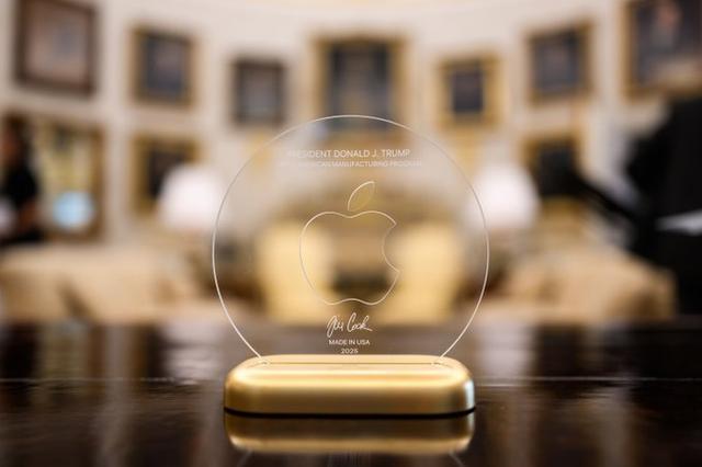 特朗普对进口芯片征税100%：一台美国制造iPhone，可能要卖2.5万元