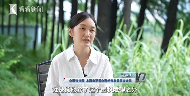 家里清出30吨！男子崩溃
