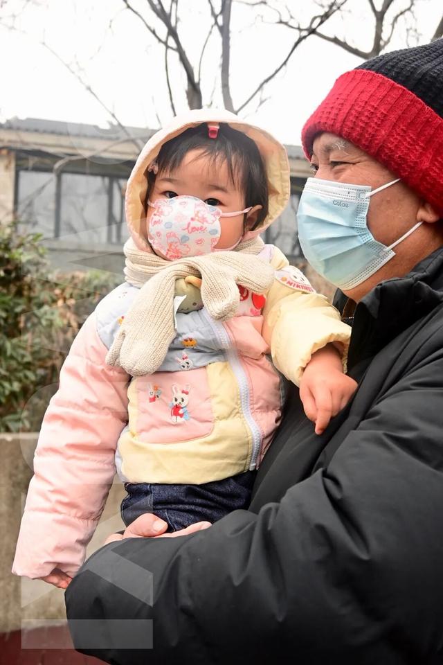 爆满！今天无锡这里排起长队