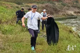 带动百余人成为“巡河卫士”！跑步达人莫瑞锋的护河之路图片