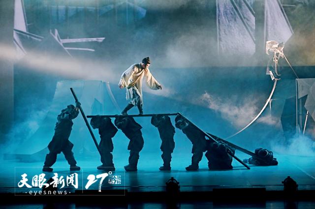 省外100多位游客观演2025多彩贵州文化艺术节开幕式｜贵州文旅魅力获盛赞