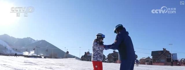 “增设雪假+惠民政策+特色景观”掀起冰雪新热潮 “滑”出消费新“动”力