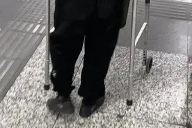 杭州18岁少年坐地铁被“盯”上，持续一年多！网友：还真的见到过……图片