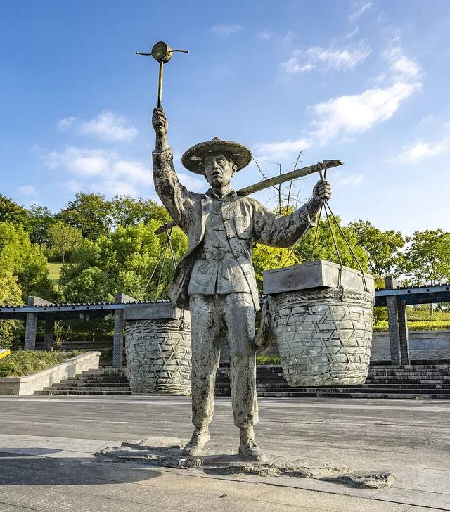 中国最魔幻的城市，“打包”全球