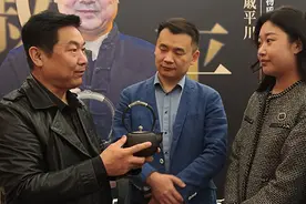 工匠汇·齐鲁工匠 | 戚平川：匠心铸铁壶图片