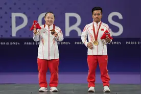 （巴黎残奥会）羽毛球——混合双打SH6级决赛：林乃利/李凤梅夺冠(2)图片