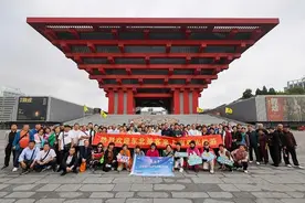 梧桐树下漫步、上海之巅观景、江南水乡品茗 首批东北包机旅行团深度游魔都图片