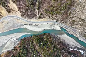 西藏三峡：高原寻春新地标图片
