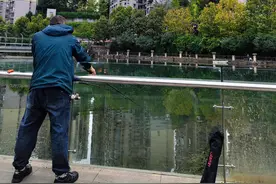 【天眼调查】钓鱼究竟有何魅力，引无数男性“竞折腰”？图片