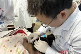 中年女子受凉恶心呕吐，中医特色疗法缓解症状图片