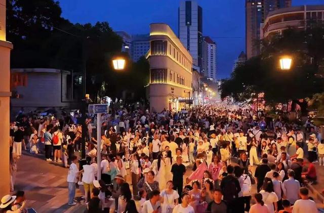 真的有！100000000人来昆明玩！ 昆明等你来避暑~