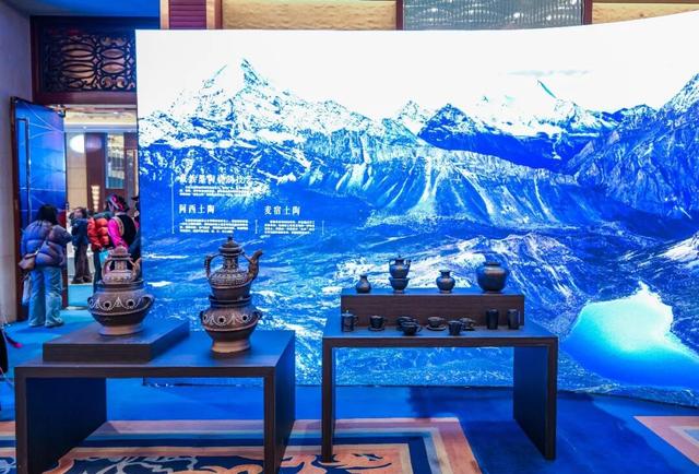 冬游甘孜不止于雪：摄影展定格大美，非遗展触摸匠心