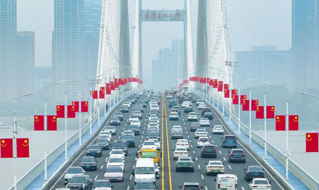 中国之治 稳定之锚——新时代中国为世界贡献发展进步力量