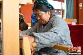 （铸牢共同体 中华一家亲）从江孜到巴黎，这项西藏手工艺走出了怎样的“破圈”之路？图片