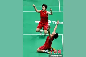 国羽苏杯四连冠 诠释“爱拼才会赢”图片