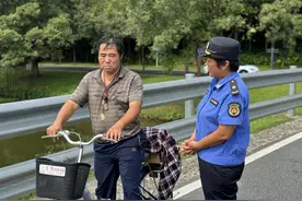 城管有爱，东莞松山湖 “玲姐” 助力流动摊贩再就业图片