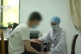 别拍打！“飞行硫酸”隐翅虫进入活跃期 防范指南请查收图片