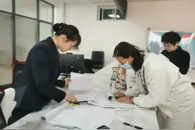 从“多次跑”到“高效办”——内蒙古持续深化“高效办成一件事”改革图片