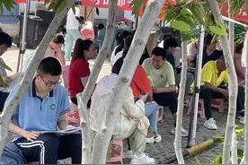 高考统一考科目全部考完，考生提前两小时“候考”外语图片