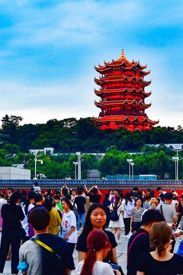 武昌打卡地上新！超3000㎡沉浸式场馆，地铁直达