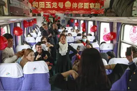 新春走基层｜“慢火车”不慢回家路图片