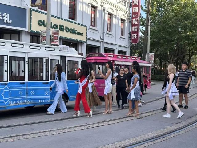 品味广富林古韵，邂逅电影取景地，2025国际友谊小姐探访“上海之根”