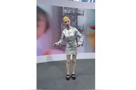 重庆火锅店“机器人老板娘”现身武汉应博会，现场大秀机械舞，称舞蹈跟展会高科技元素很契合图片