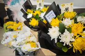 平凉市崆峒区：清明将至，鲜花祭祀成主流图片