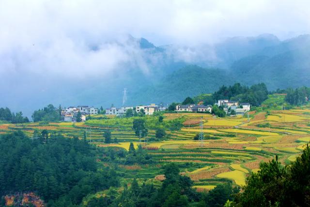 悬崖边上的超绝民宿,左拥醉美霞光,右抱璀璨星光