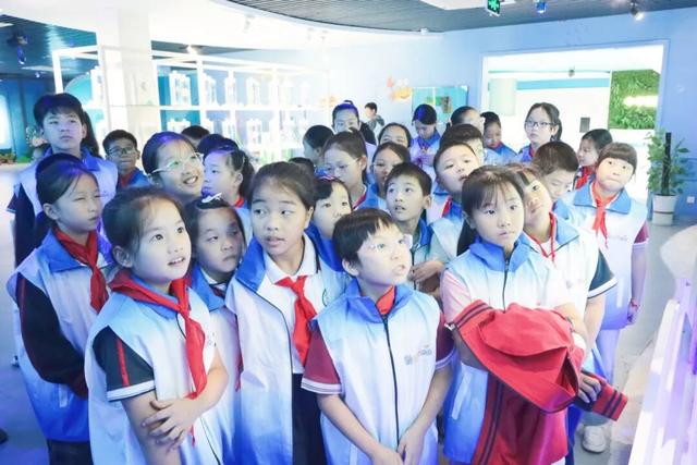 走！跟着研学少年们触摸历史、解锁科技、探寻自然！