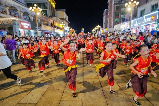 童话+非遗！龙岩连城点燃“夏夜经济”~