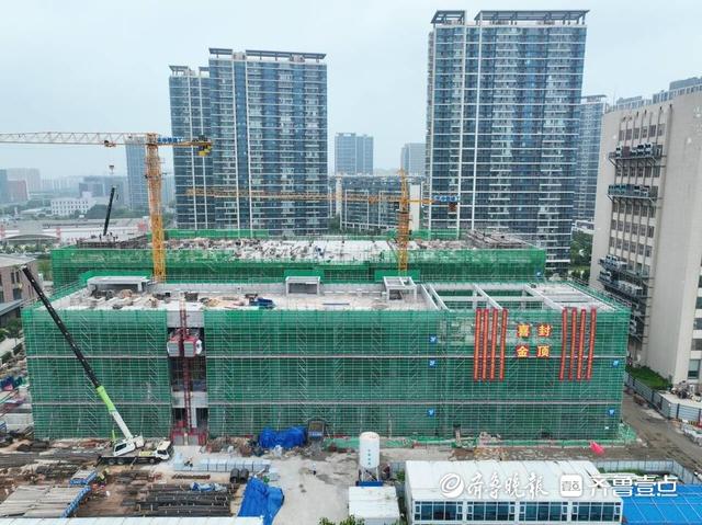 北方首个新增国际通信枢纽中国联通青岛国际局通信枢纽楼全面封顶