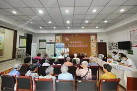 重庆道格骨科医院健康义诊进社区图片