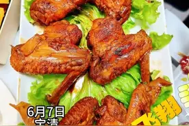 奶奶将毕生厨艺用在了孙子高考这天：制作美味食物图片