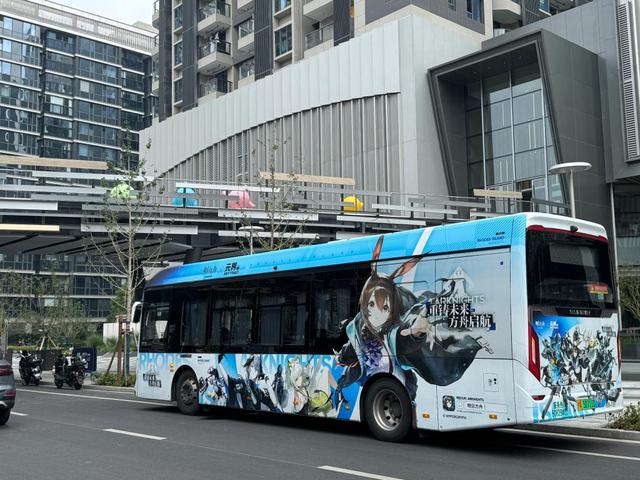 文旅新探丨在上海“元界”街区，推开跨次元的“传送门”