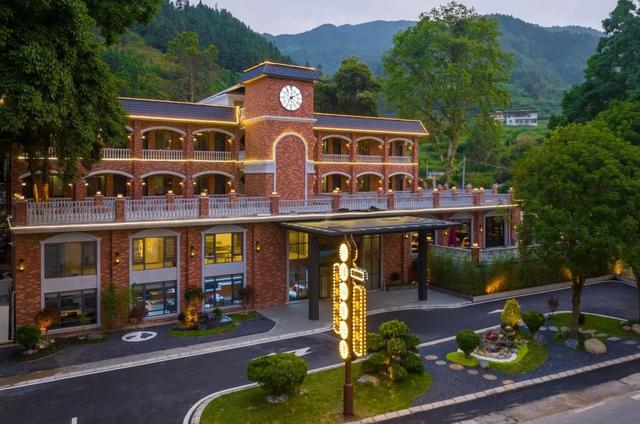 喜报 | 乐昌荣获“广东最具民宿投资潜力县市”！邀您共赴山水之约