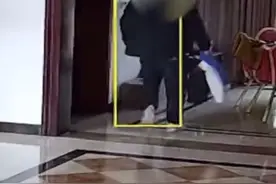 榜一大哥为刷礼物行窃跳窗摔断腿图片