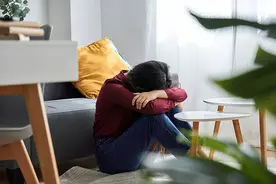 闪电心灵愈站 | 女儿中度抑郁家长束手无策 心理专家：在这3件事上要够“狠”图片