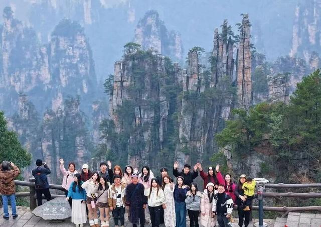 张家界空港口岸2025年出入境流量突破50万人次（更多）