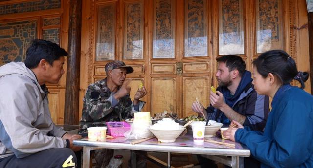 异乡为 “家”：波兰友人孟巨石的丽江生态情缘