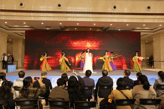 “跟着艺术游甘肃”敦煌主题展演活动走进南昌