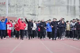 贵州大学启动“长征杯”校园跑暨“阳光体育1小时”课外锻炼活动图片