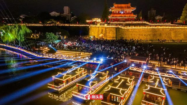 爆火！荆州区双节“人从众”
